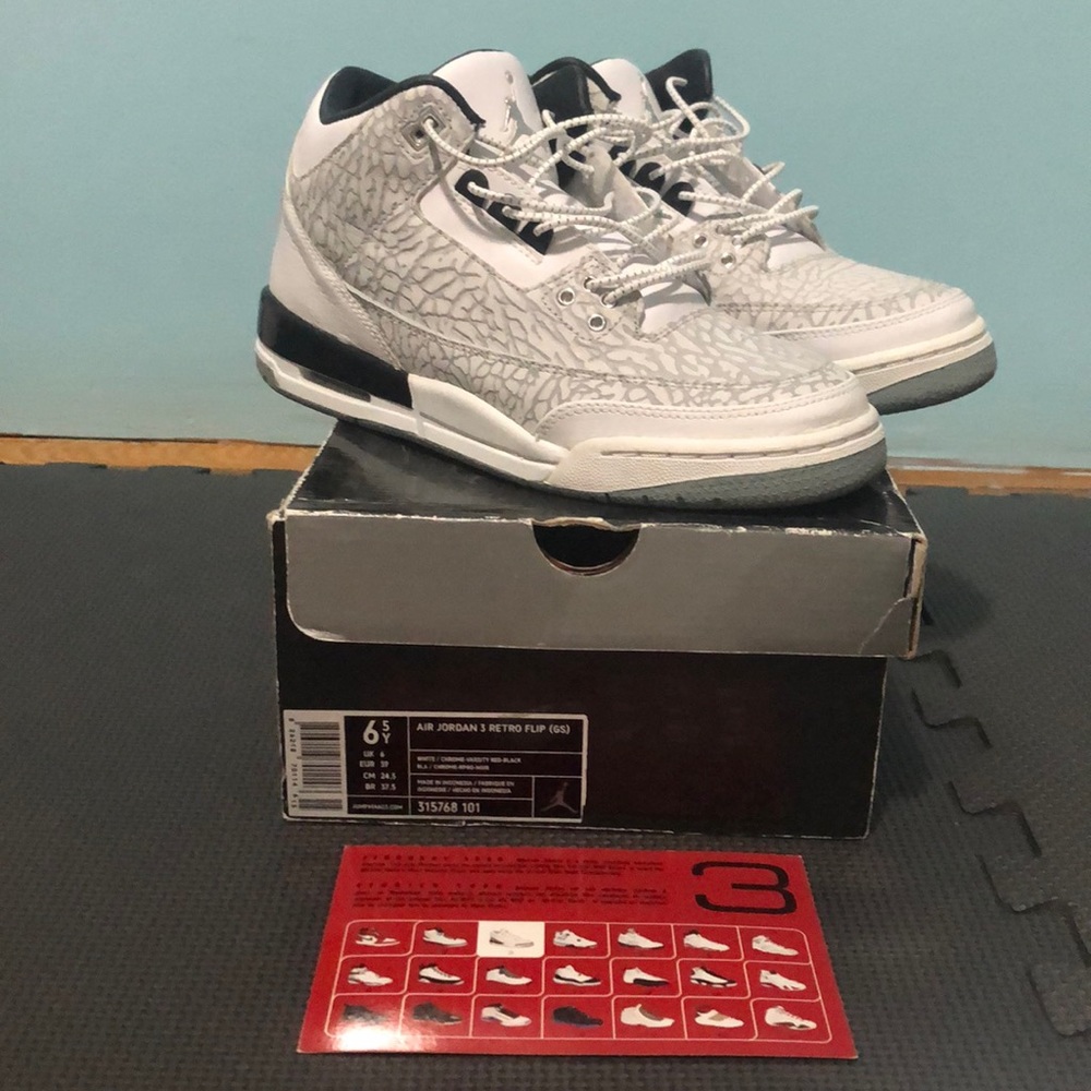 GS 6.5y / WM sz8 - Air Jordan White Flip 3s